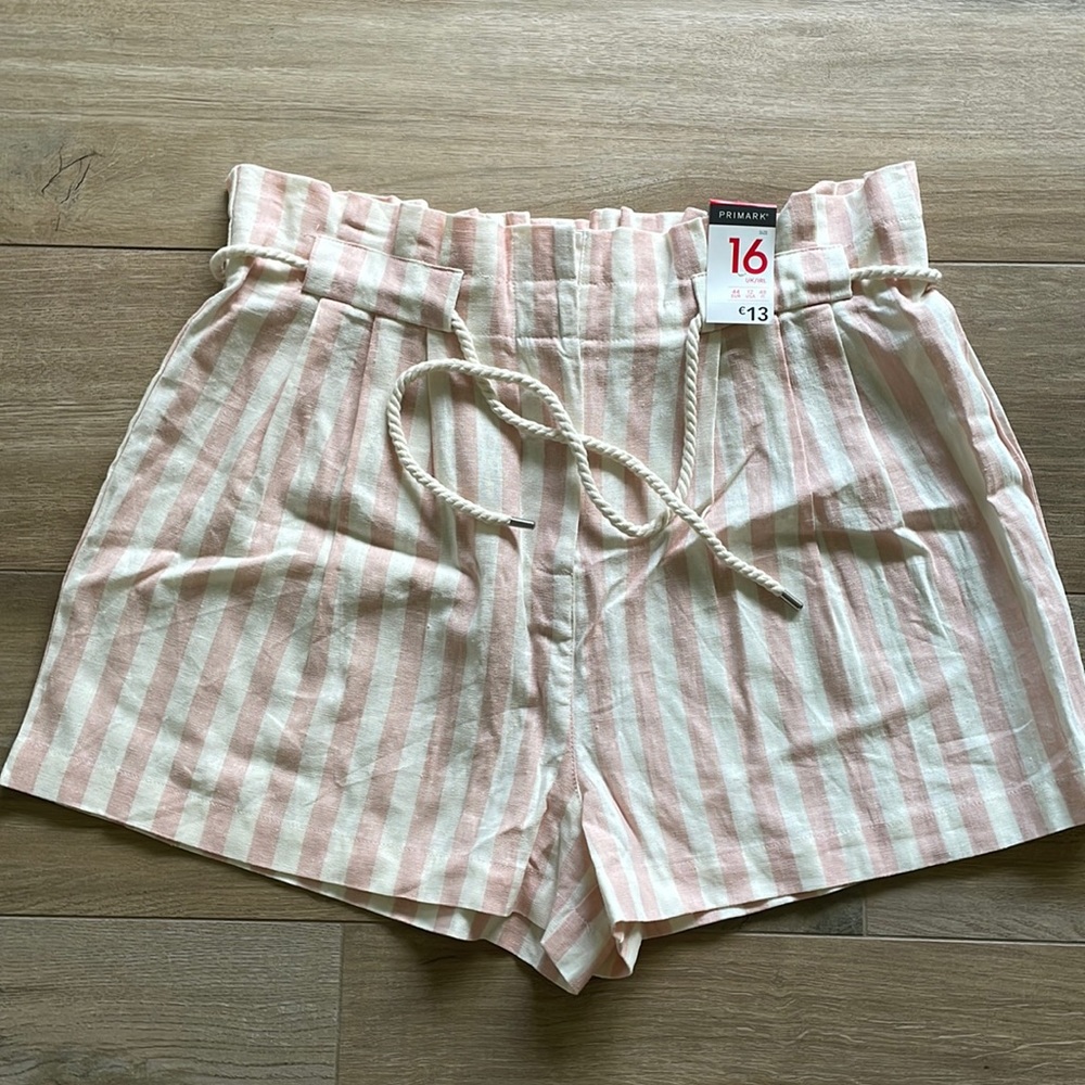 New with tags Primark Women’s Shorts Size 16